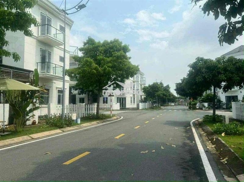 🔥🔥🔥 Nhà phố liền kề 4pn 4wc full nt kdc simcity lò lu q9