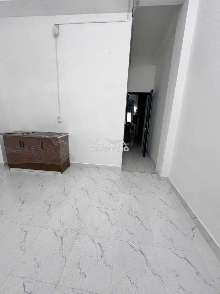 Máy lạnh, wc riêng, giờ tự do, có thang máy, gần đh sài gòn, sư phạm - 3