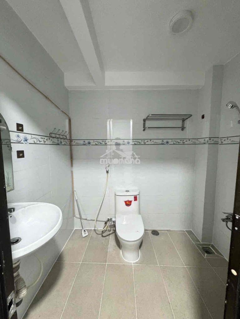 Ngay vạn kiếp - phan xích long - 3 tầng 30m2 - nhà còn mới - 3