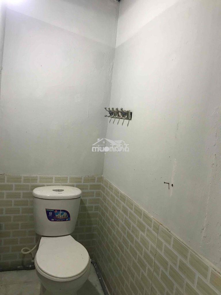 Phòng trọ giá rẻ, sạch sẽ thoáng mát gần bến xe miền tây - 4