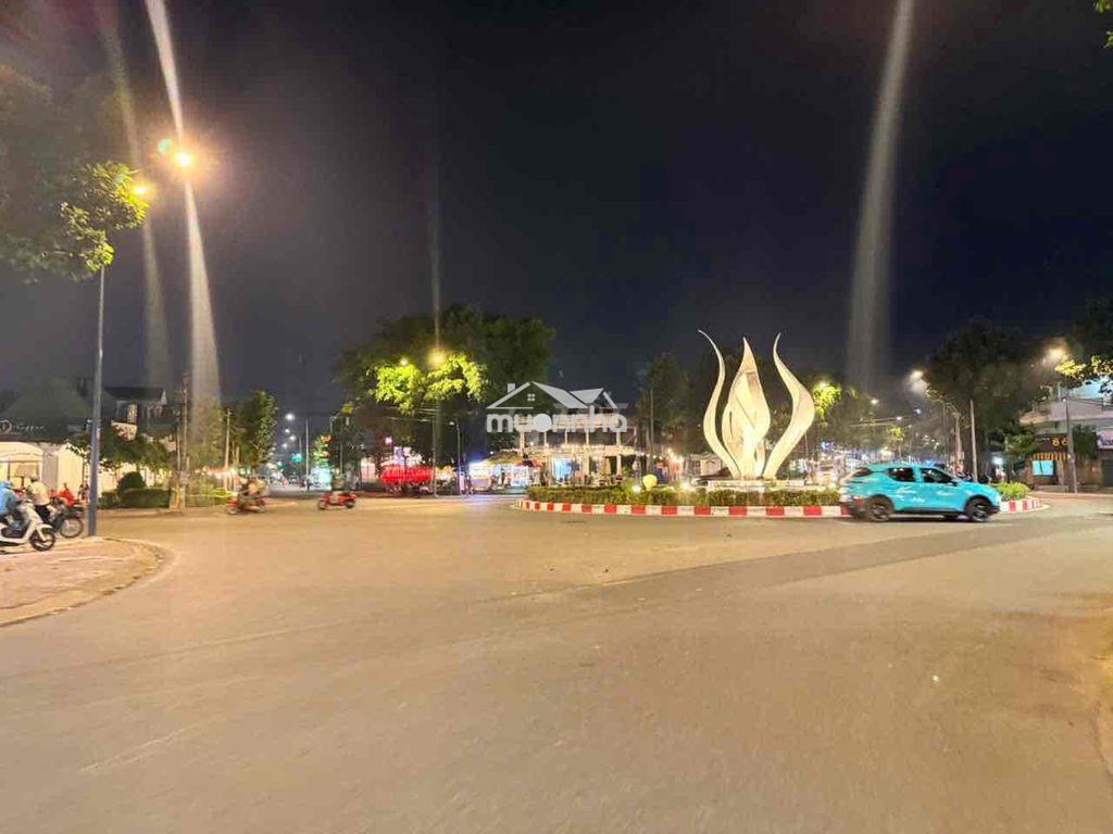 Bán nhà mt kinh doanh hoàng hoa thám đông nhất hiệp thành 3 - 4