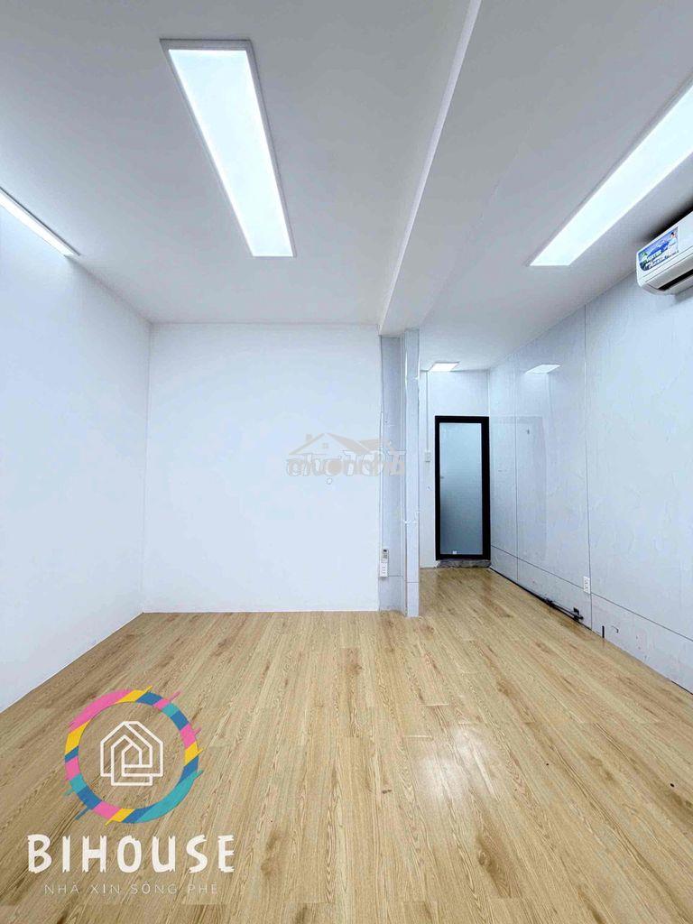 Chdv mặt tiền phan xích long, tách bếp ban công