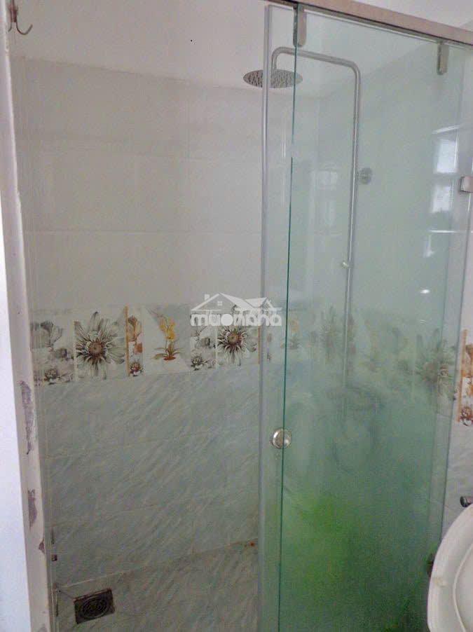 Giá 2.2tr, phòng 25m2 máy lạnh, giờ tự do, wc riêng. phan huy ích, gv - 2