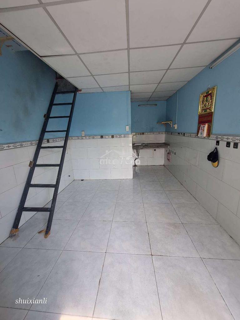 Căn 2tr5  1 lầu có sẵn máy lạnh