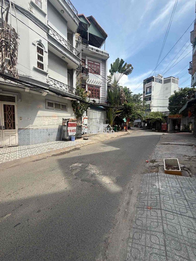 Nhà ngay big c , 4 x 16 m 2 tầng 3 pn hẻm 8 m oto ngủ nhà 6 tỷ 7