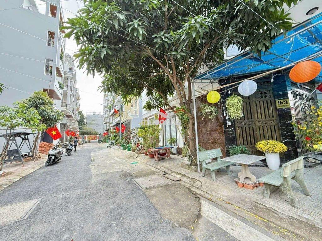 Siêu phẩm nhà phố 4,7x14m thạnh lộc 13 ngã tư ga giáp gò vấp - 2