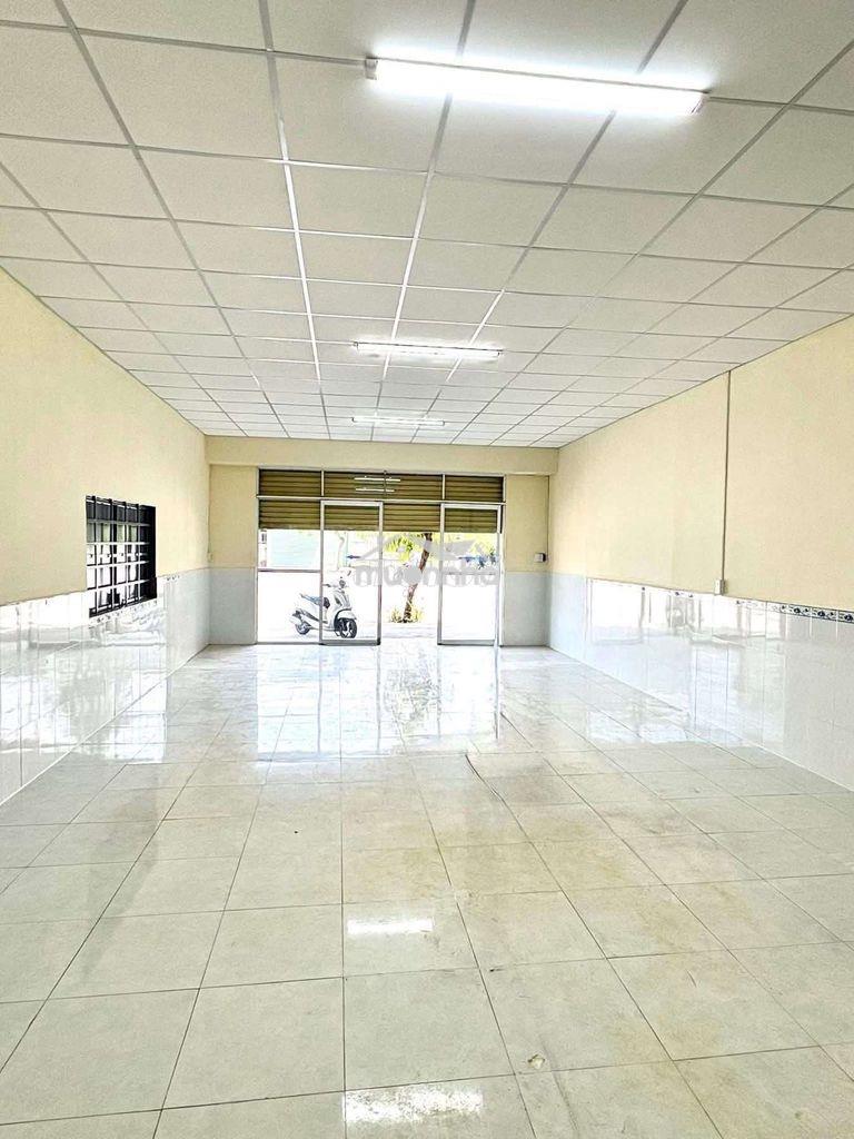 Cho thuê mặt tiền kinh doanh sạch đt743