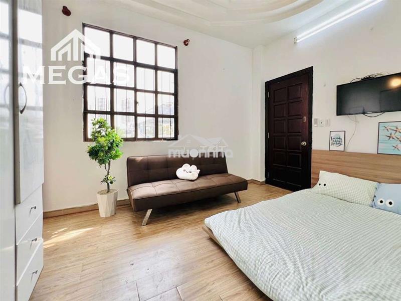 Studio siêu xinh - sát vòng xoay 3 tháng 2 - thang bộ lầu 2 - 