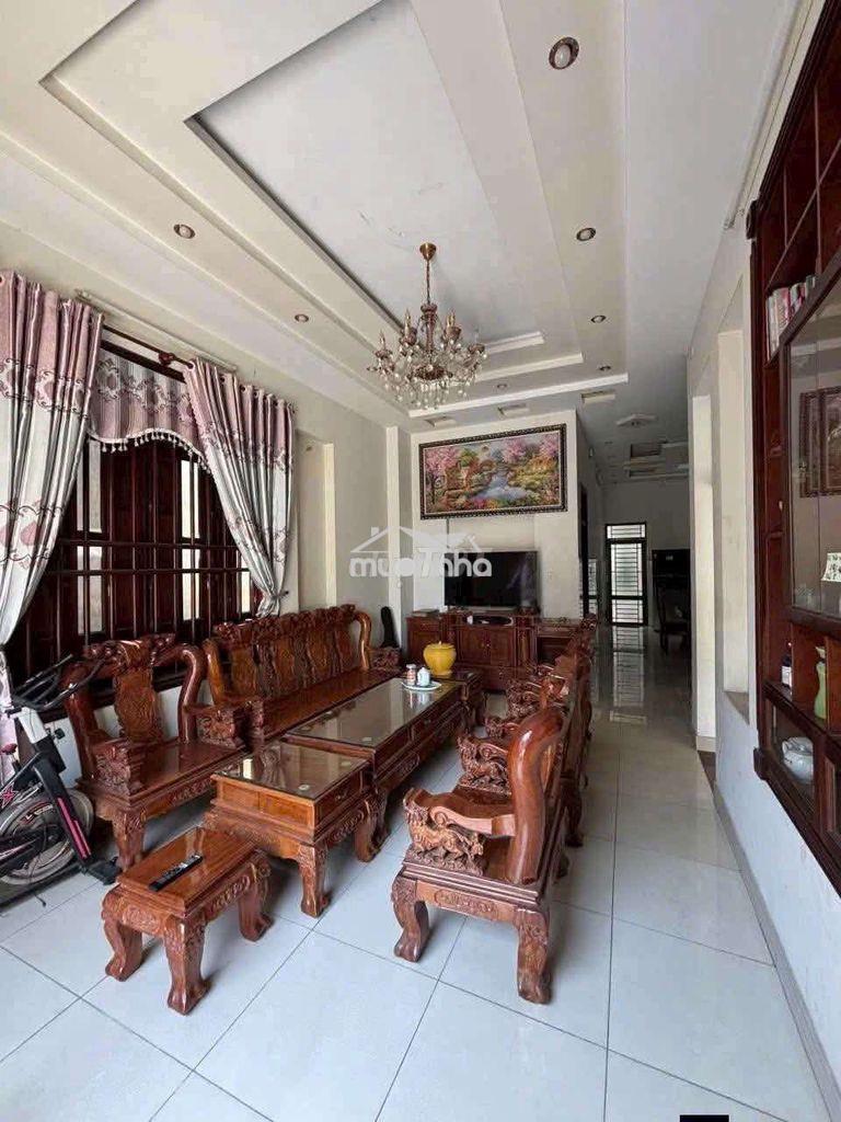 Cho thuê nhà 240m2 có 6 phòng, 5wc gần chợ xóm vắng dĩ an - 2