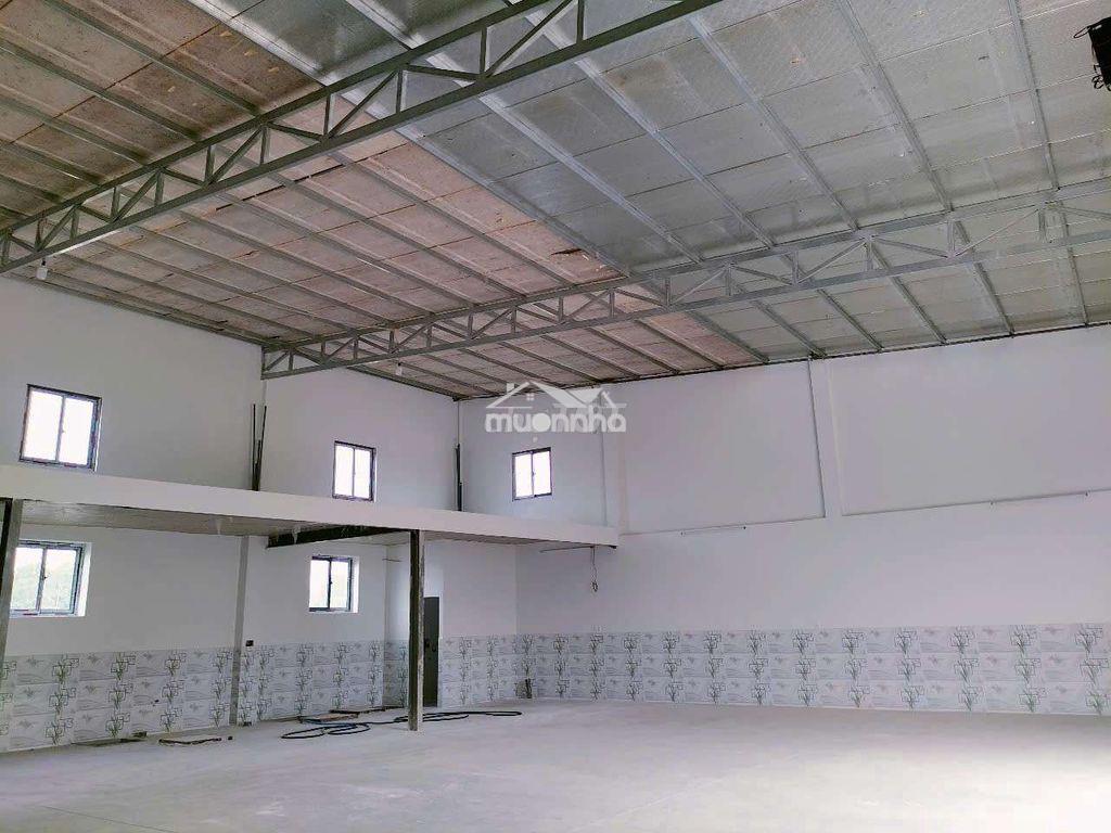 Xưởng 300 m2 mới xây - gác lửng - bà điểm hóc môn - 2