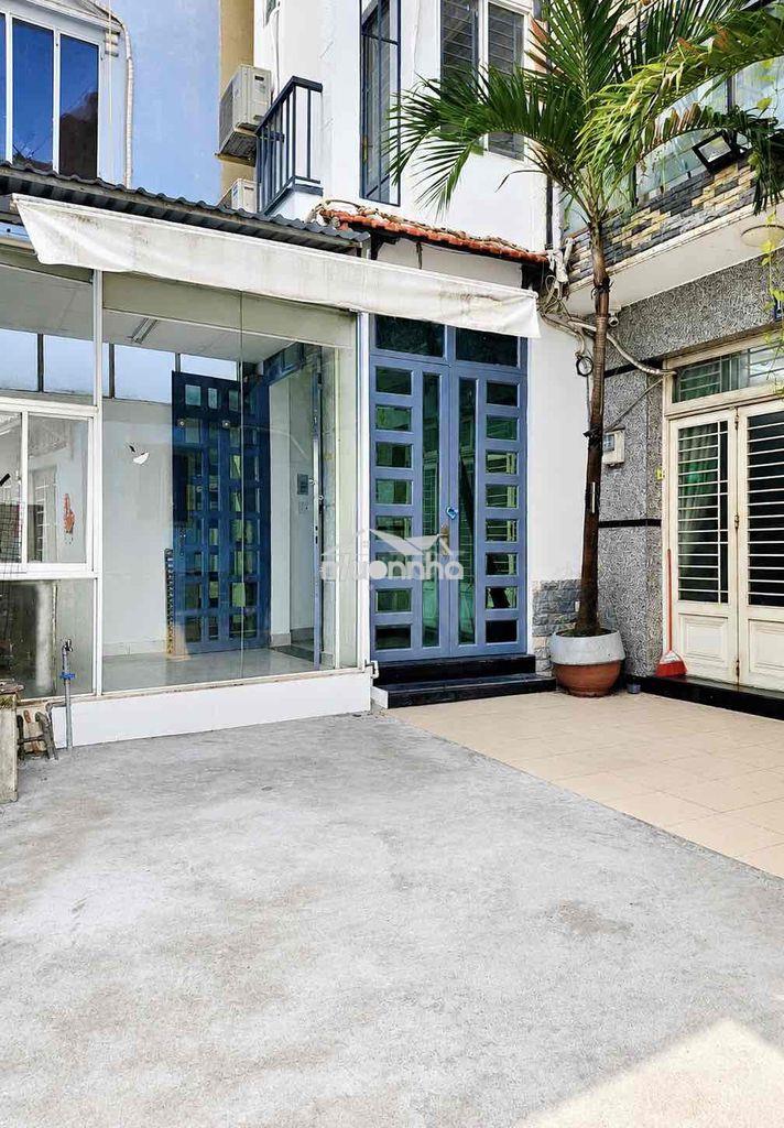 Ô tô đậu cửa hẻm thông - khu riêng biệt 3 căn nhà - sân đậu 5 xe - 4