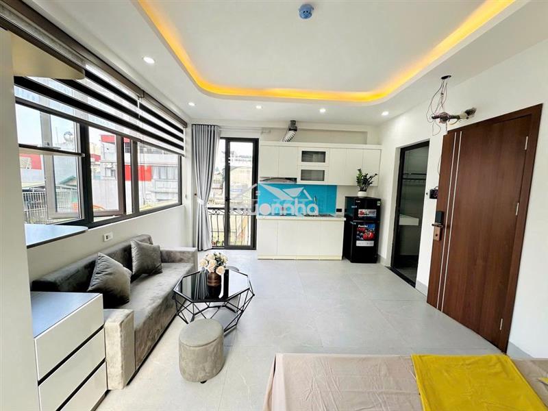 Phòng 30m2_studio ban công view phố_52 hoa lan khu phan xích long