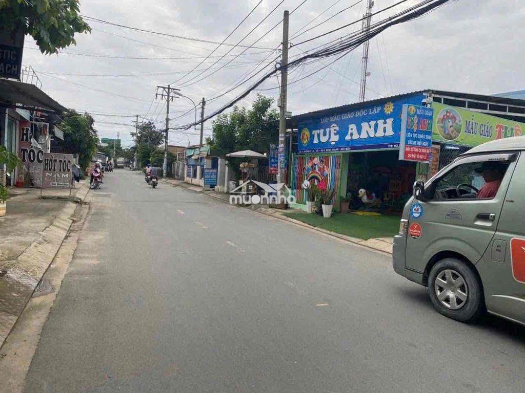 NHÀ KẸT TIỀN BÁN. LH @932961506 - 2