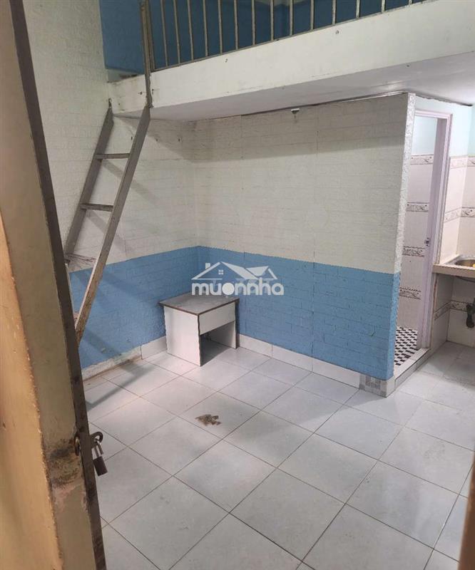 Phòng trọ 20m² sạch sẽ thoáng mát.