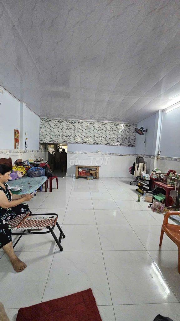 Nhà thuê 8_15 có sân. đường võ văn vân vĩnh lộc b bình chánh tphcm