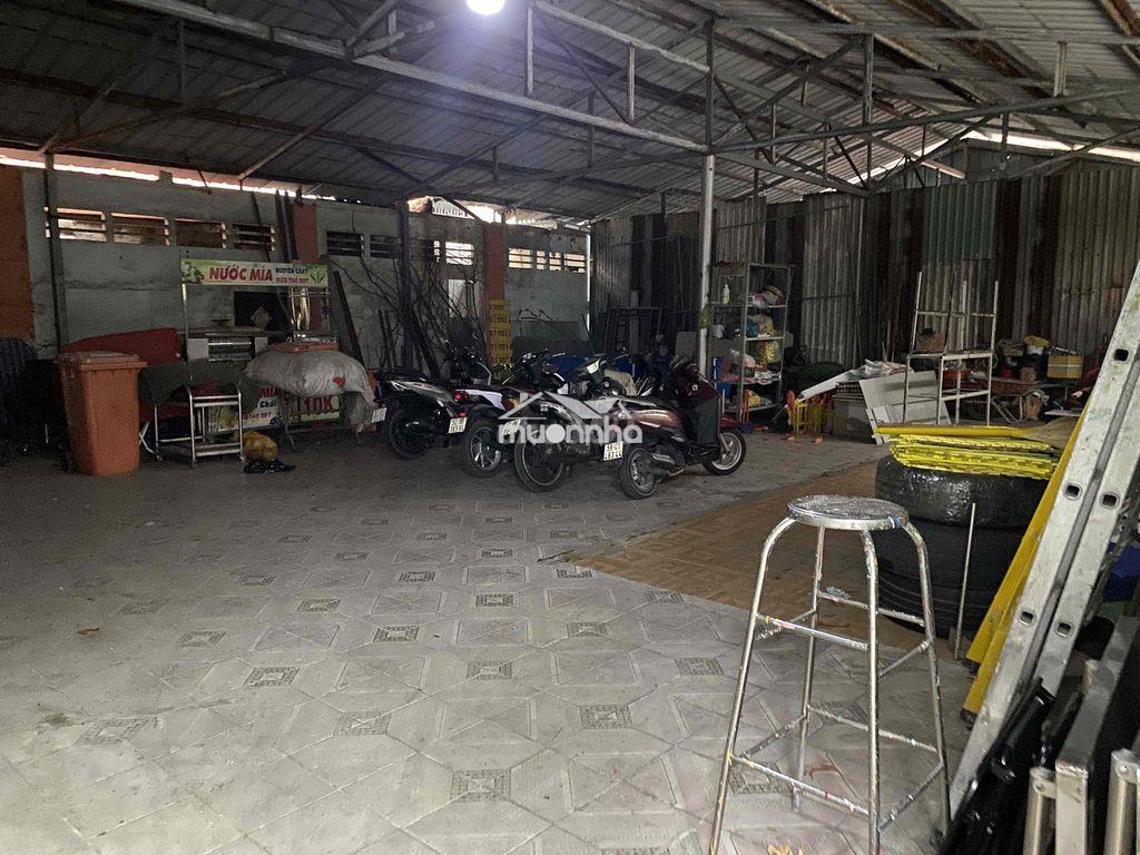 Kho chứa đồ hơn 400m2 kê bên lâm văn bền - 2