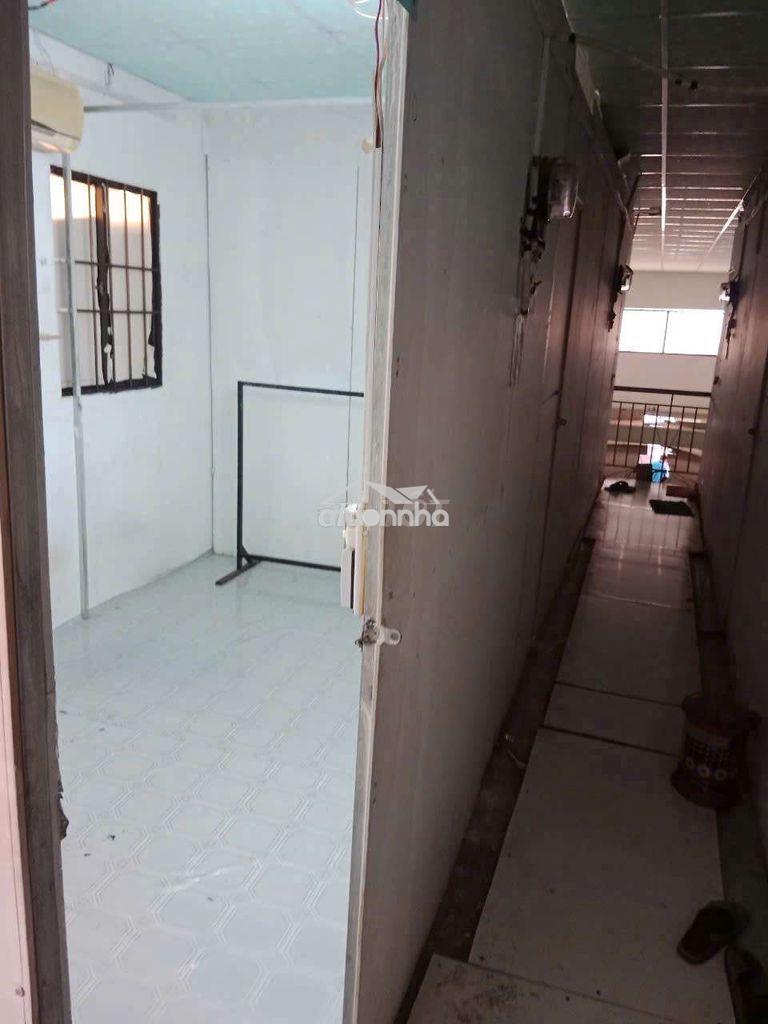 Phòng máy lạnh trong nhà nguyên căn , wc ngoài dùng chung,1 người 1 xe - 2