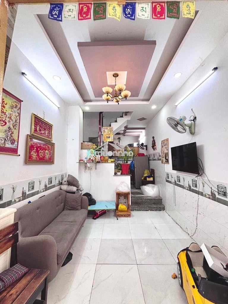 Nhà gần chợ đường. trệt 2 lầu 2pn 3wc. an ninh
