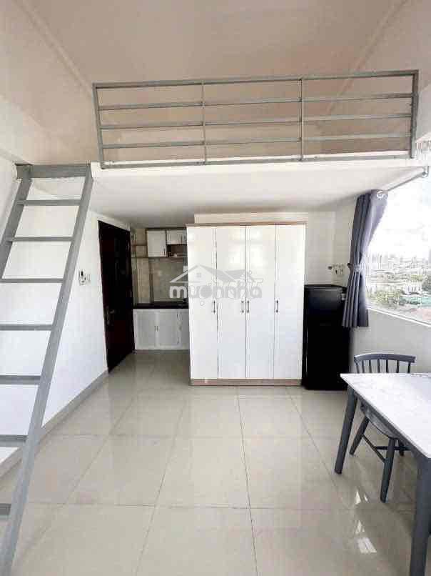 Phòng duplex gác cao thoáng cửa sổ trời full nội thất ở trung tâm q7