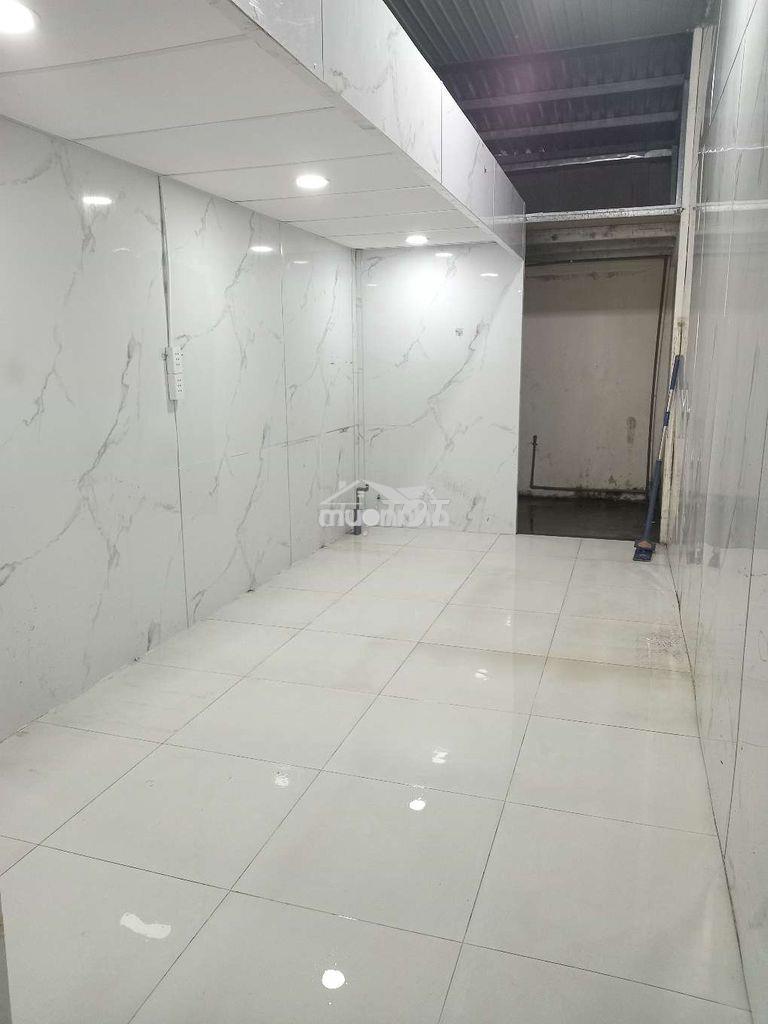 Cho thuê nhà mt hẽm xe tải 5tan phạm hùng. dt 5x35. giá 17trieu. - 2