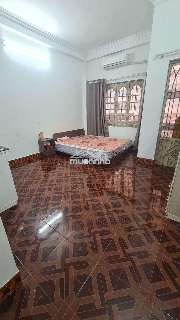 Cho thuê phòng fun nội thất cửa sổ ban công lớn