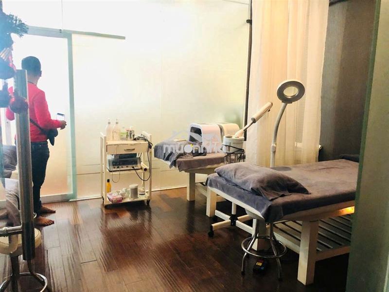 Toà nhà hầm 5 tầng, đường nhựa 10m cmt8 q3, dt 5.6x11m vuông đẹp