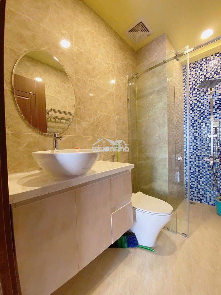 Cần cho thuê căn hộ cao cấp central premium đường tạ quang bửu, p5, 