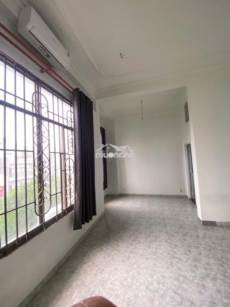 Phòng trọ mặt tiền dương quảng hàm - 3