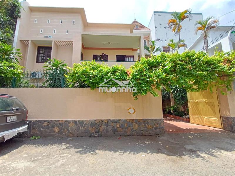 Villa 8x19m hxh đặng văn ngữ 2 lầu sân vườn