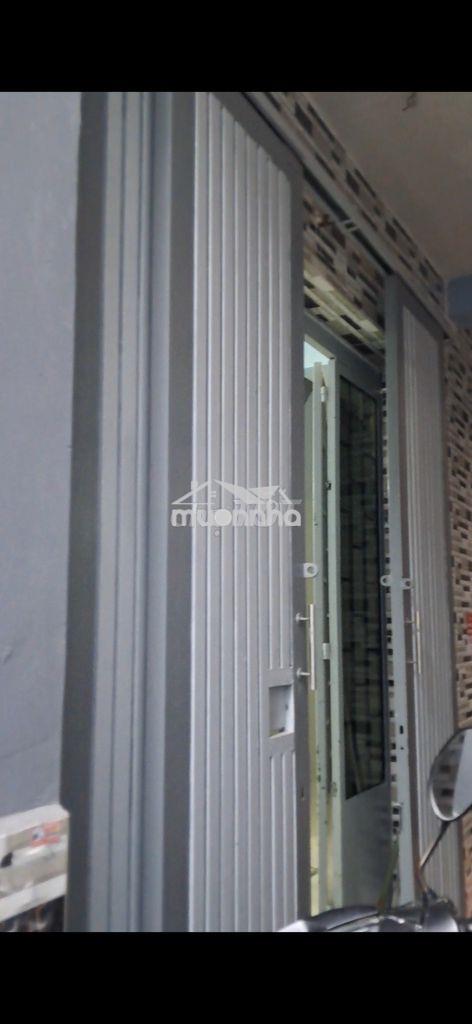 Nhà cách mạng tháng 8,có 1 trệt,1 lầu,2 phòng. - 2