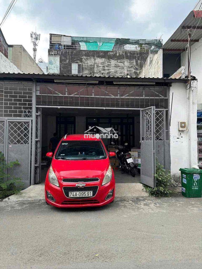 Ngã tư bình phước nhà sân ô tô 2 lầu 2pn 2wc full nội thất ở + vpcty