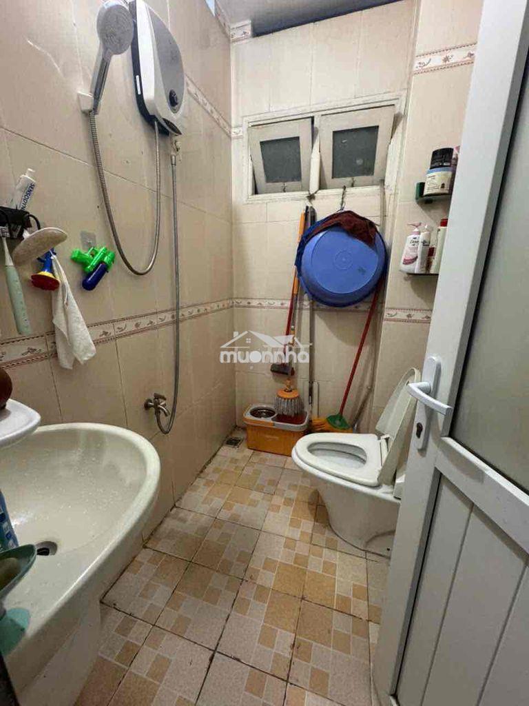 Cho thuê căn hộ chung cư hà kiều lầu 1 .dt :65 m2 gồm 3 phòng ngủ ,1 v - 3