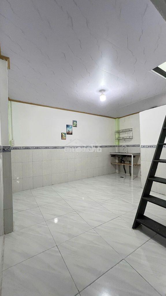 Chính chủ phòng mới  gác suốt cực rộng cao 2m không đụng đầu, giá 2tr7 - Ảnh 3