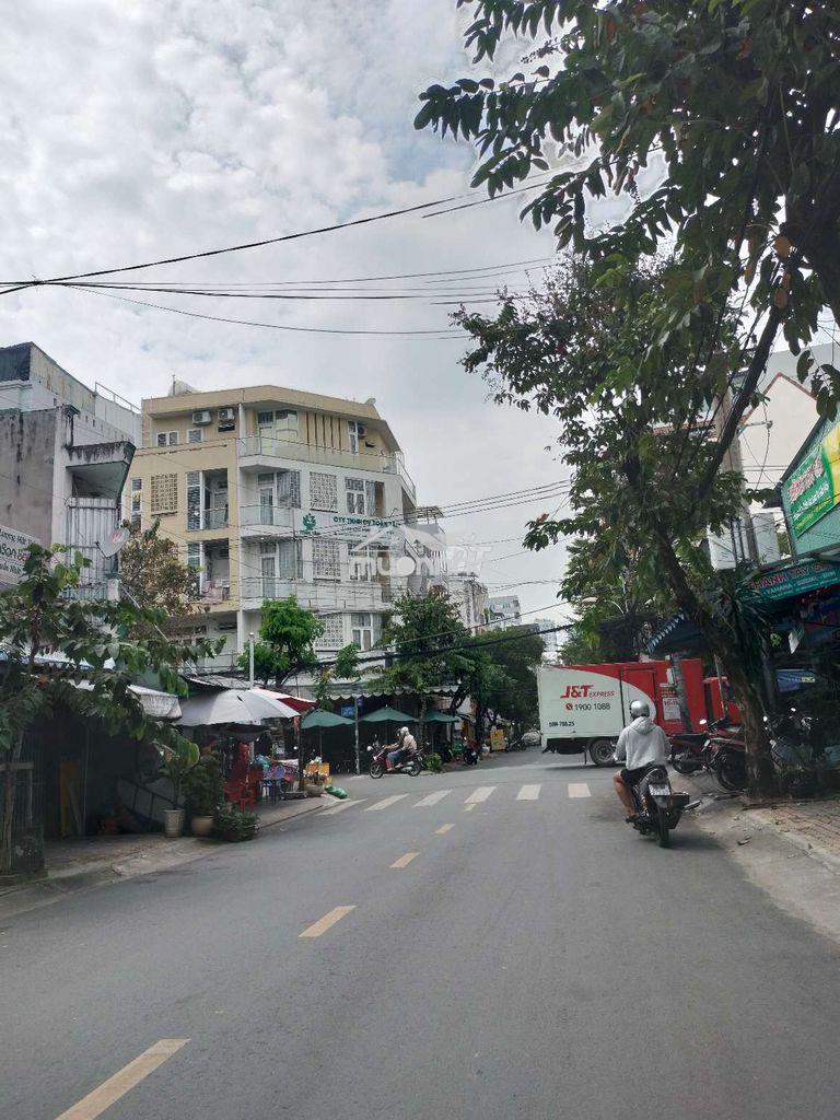Bán nhà mặt tiền cạnh lotte 300m dt:5x15 nhà 1hầm 3lau quận 7