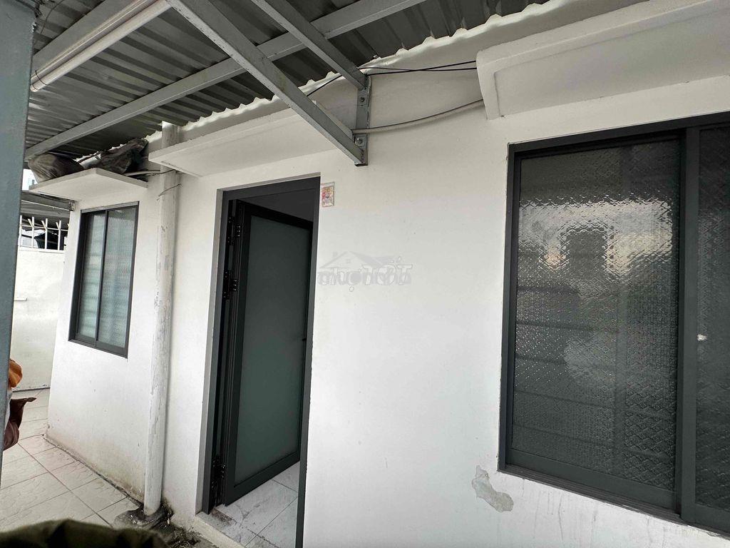 Căn hộ mới xây, sạch sẽ thoáng mát, phù hợp cho hộ gia đình nhỏ 3 ng - 3