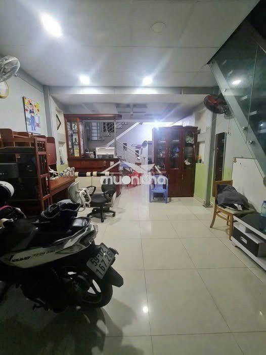 Cho thuê  nhà lê thúc hoạch hẻm 5m thông : 4 x 13 m đúc 3 tấm : 4 pn - 3