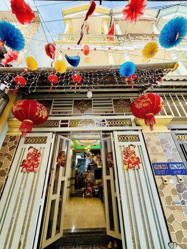 Nhà phố shr 37m2 đúc 2 lầu ngay chợ thiếc lê văn khương