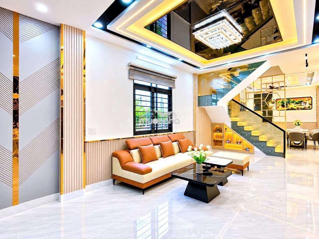 Nhà mới đẹp – hẻm xe hơi tránh – đối diện công viên.  chỉ 5,7 củ - 3