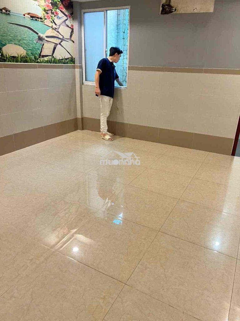 Cho thuê nhà 4 lầu sư vạn hạnh q10 giá 50tr