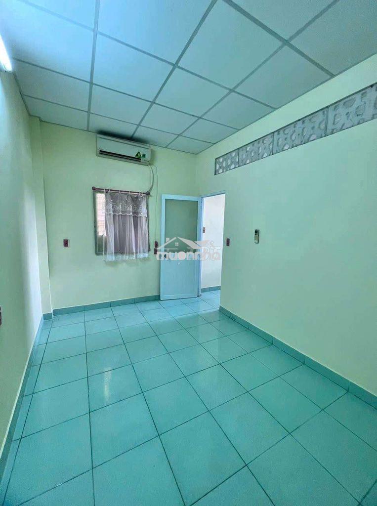 Nhà 1 trệt 2 lầu 5x10m có nội thất 3 phòng hẻm 62 lâm văn bền - 2