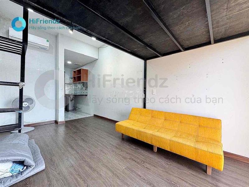 Cho thuê duplex ban công rộng rãi thoáng mát - thang máy - sát bên q1
