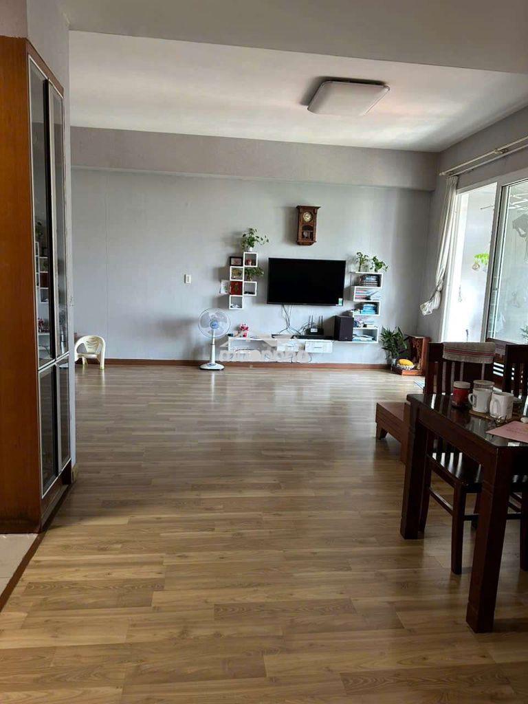 Q7.cần bán căn hộ chung cư v-star phú thuận