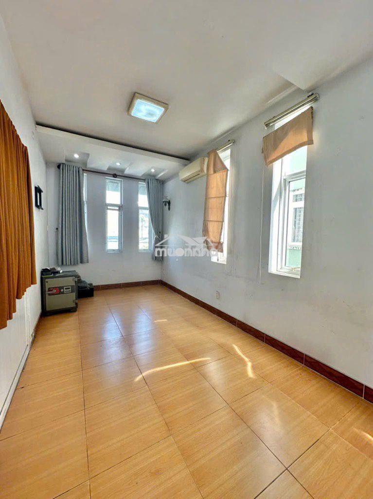 Cho thuê nhà nc 4x15 kết cấu 3 tầng hẻm 2 xe tải tránh nhau 18tr/tháng