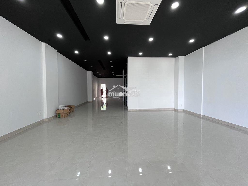 Cho thuê shop nguyễn cơ thạch giá 18o triệu - 2