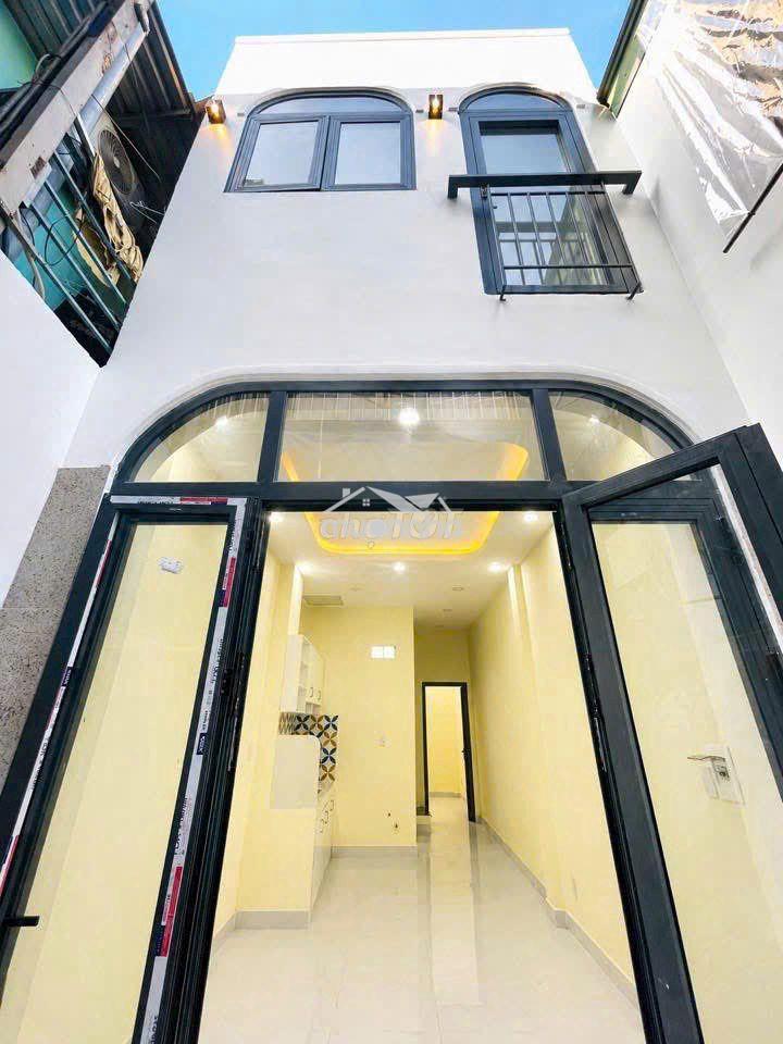 Nhà đẹp q4- 2 tầng- 34m2- 3pn - có phòng trệt- chỉ 3 tỷ nhỉnh