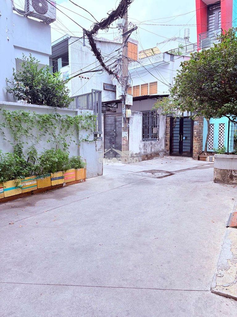 Bán nhà lê quang định gần phạm văn đồng