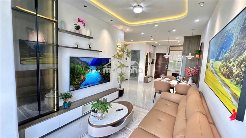Mình cần bán căn hộ sky garden 3, 56m2, 2pn, view hồ bơi (1% mg)