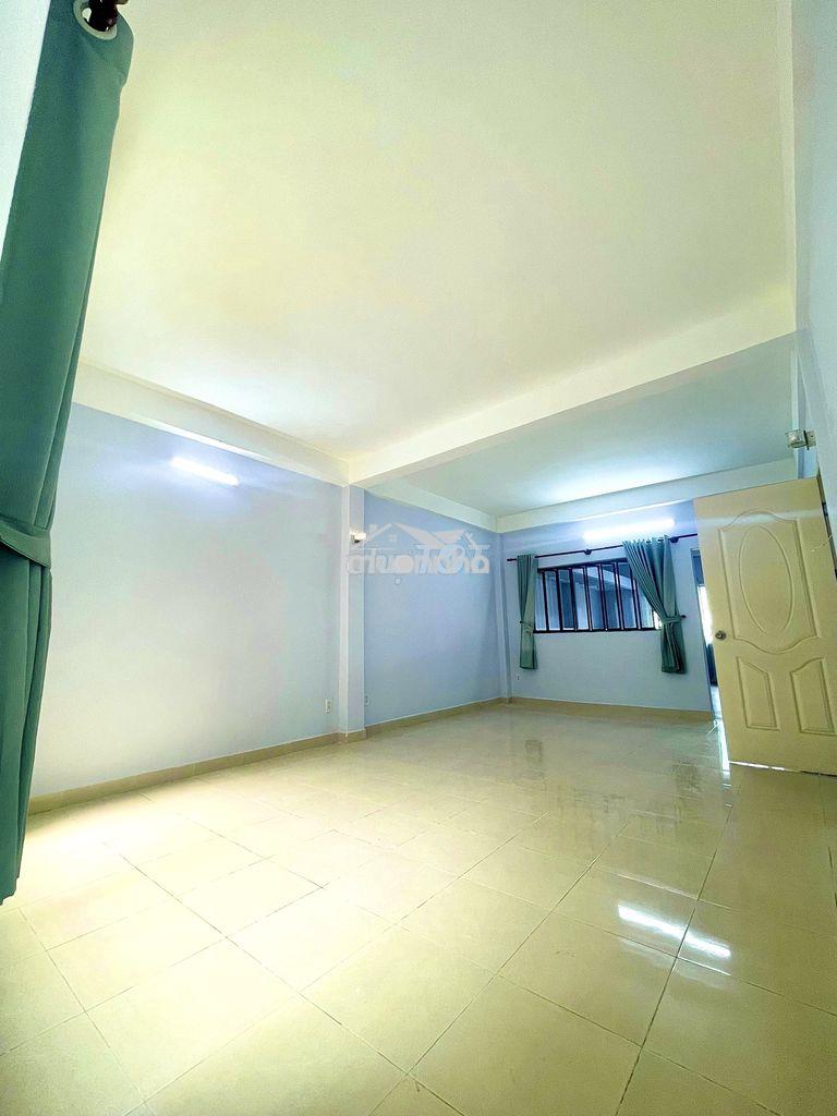 Cho thuê căn hộ trung tâm quận 1 dt 100m2- cách chợ bến thành 5 phút