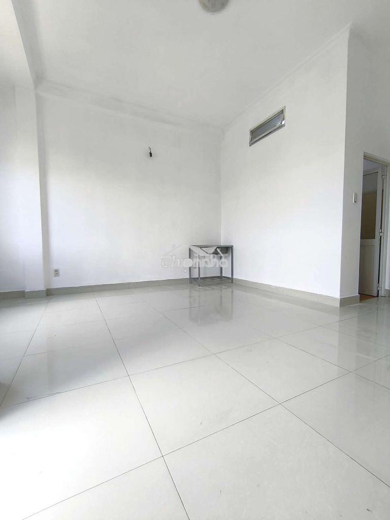 Siêu phẩm ban công mới tinh gần chợ bà điểm - 4