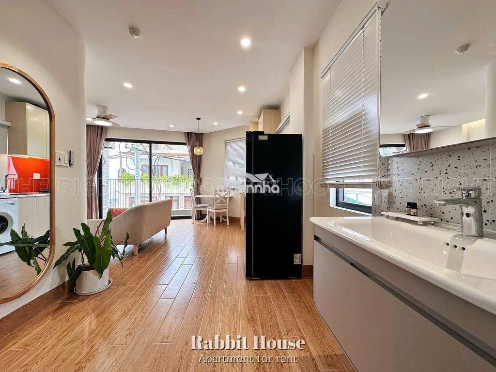 Em chuyên cho thuê căn hộ 1pn/studio ban công khu sân bay, etown - 2